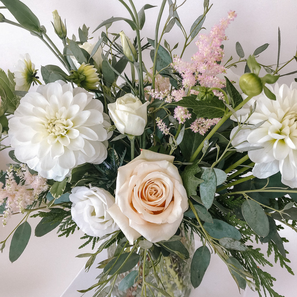 Beautiful White Flower Arrangements - White Centerpiece Ideas